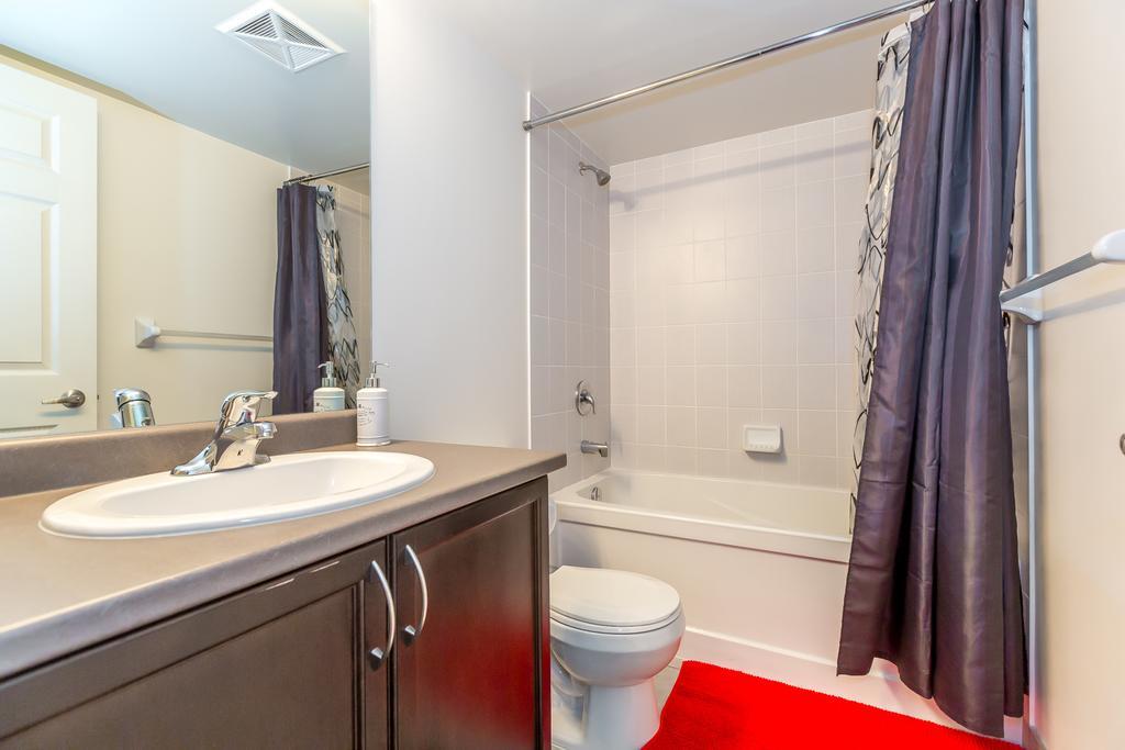 Napa Furnished Suites At Cn Tower & Maple Leaf Square Торонто Стая снимка