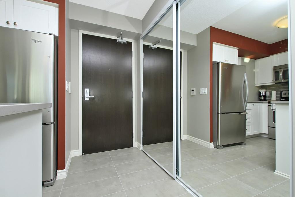 Napa Furnished Suites At Cn Tower & Maple Leaf Square Торонто Екстериор снимка