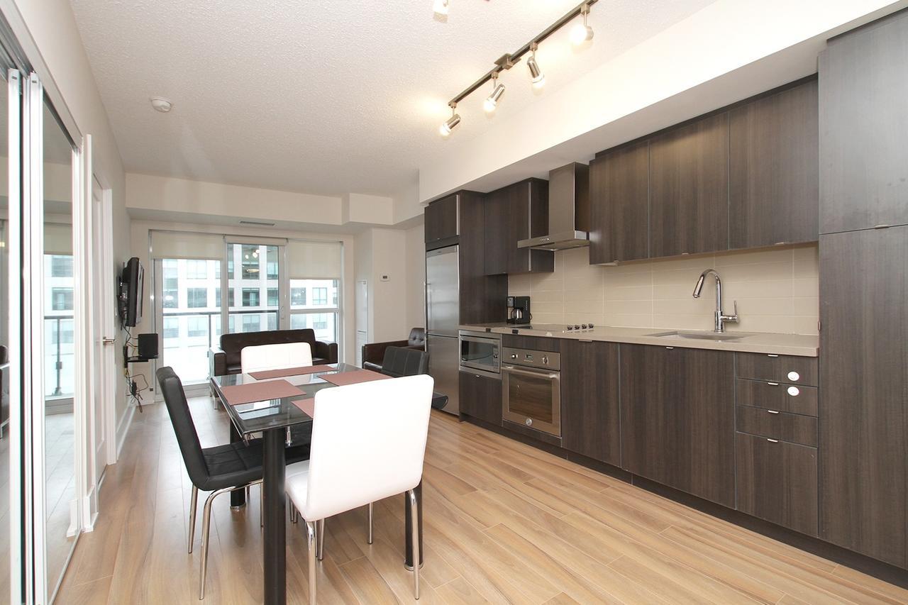 Napa Furnished Suites At Cn Tower & Maple Leaf Square Торонто Екстериор снимка