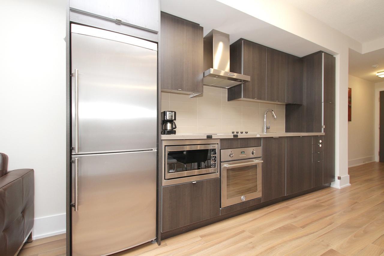 Napa Furnished Suites At Cn Tower & Maple Leaf Square Торонто Екстериор снимка