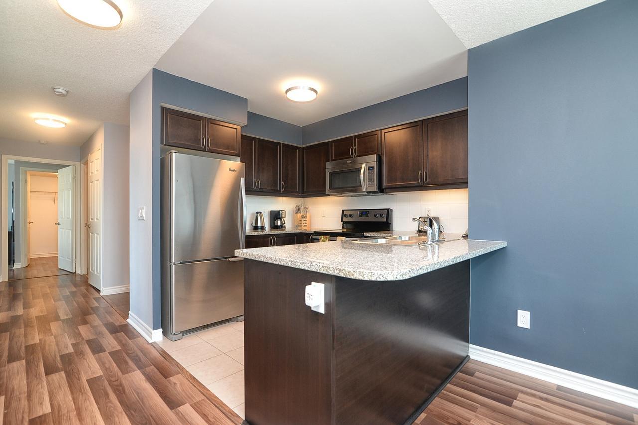 Napa Furnished Suites At Cn Tower & Maple Leaf Square Торонто Екстериор снимка