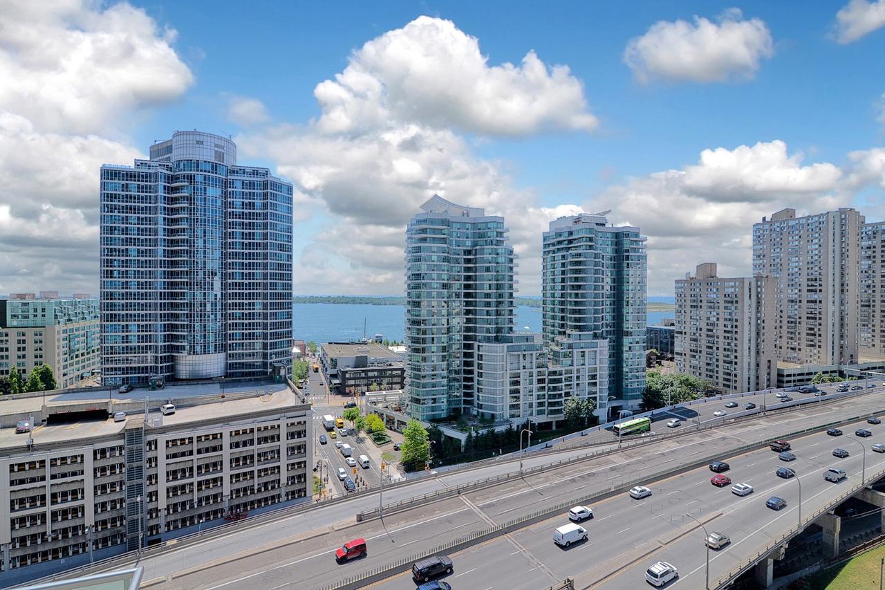 Napa Furnished Suites At Cn Tower & Maple Leaf Square Торонто Екстериор снимка