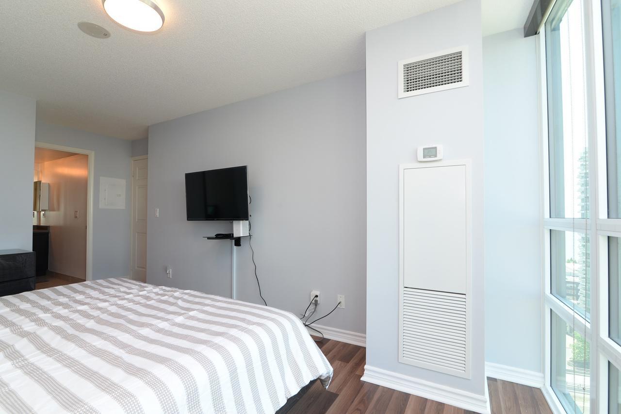 Napa Furnished Suites At Cn Tower & Maple Leaf Square Торонто Екстериор снимка