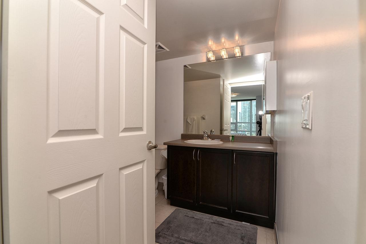 Napa Furnished Suites At Cn Tower & Maple Leaf Square Торонто Екстериор снимка