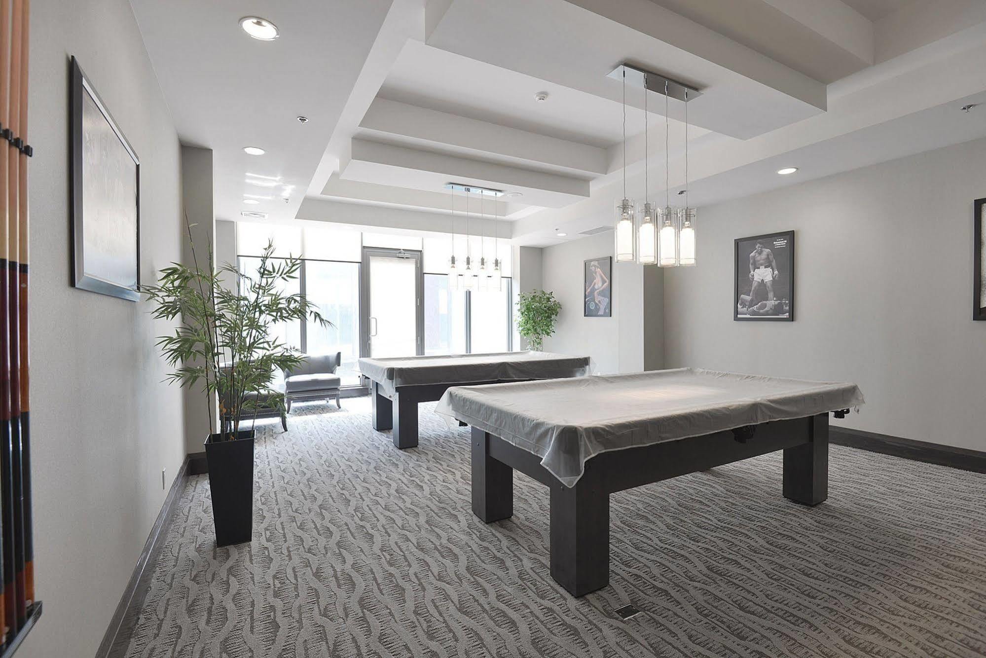 Napa Furnished Suites At Cn Tower & Maple Leaf Square Торонто Екстериор снимка