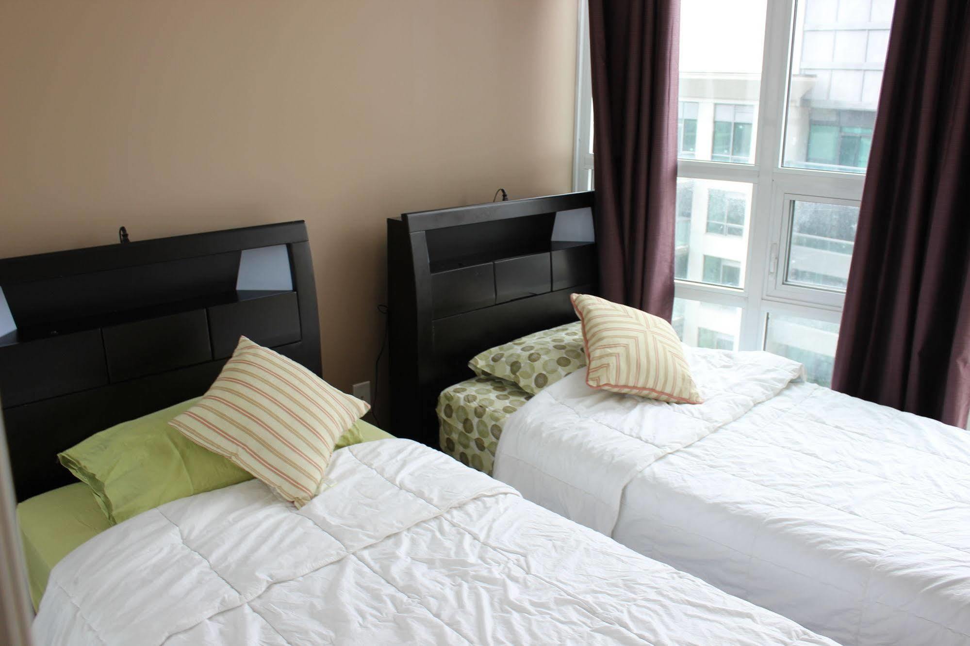 Napa Furnished Suites At Cn Tower & Maple Leaf Square Торонто Екстериор снимка