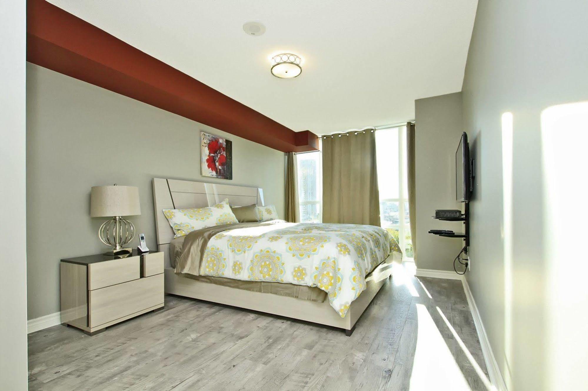 Napa Furnished Suites At Cn Tower & Maple Leaf Square Торонто Екстериор снимка